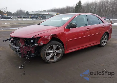 2014 Toyota Camry Se Sport z USA, uszkodzony, nr VIN 4T1BF1FK3EU727487